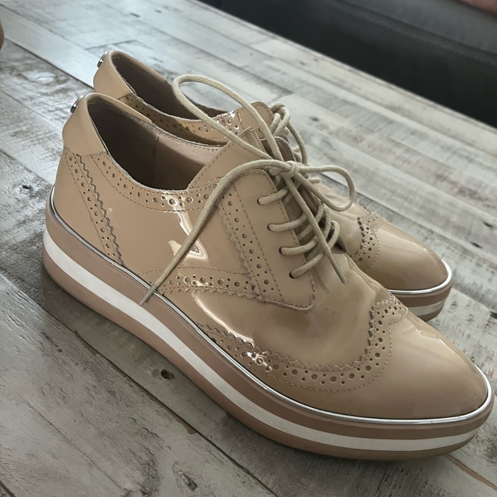 Wishbone Diana Oxford Beige Patent Leather Platform Shoes